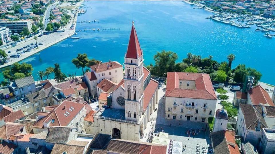 Apartment Julia Trogir Eksteriør billede