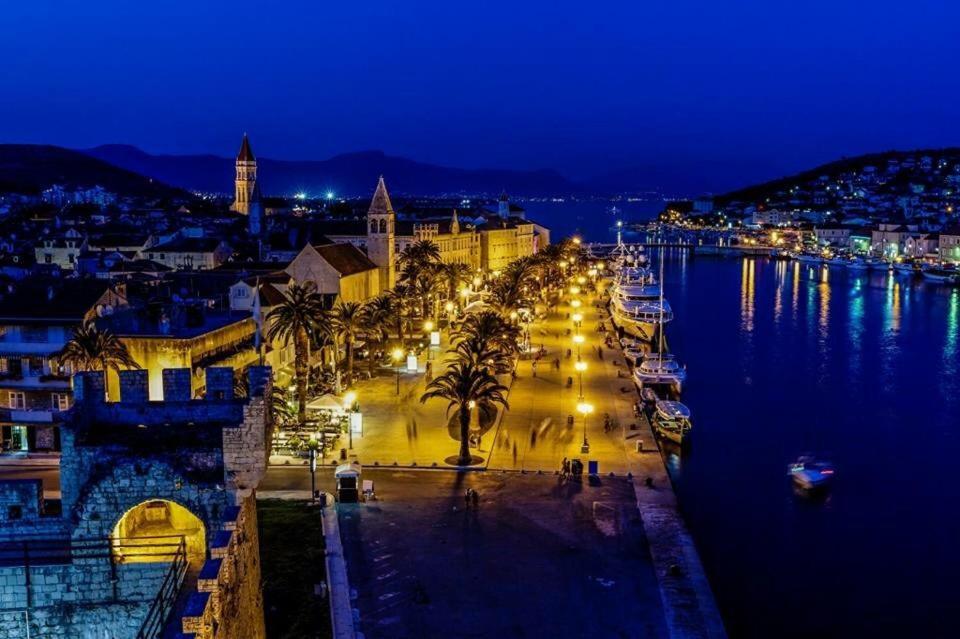 Apartment Julia Trogir Eksteriør billede
