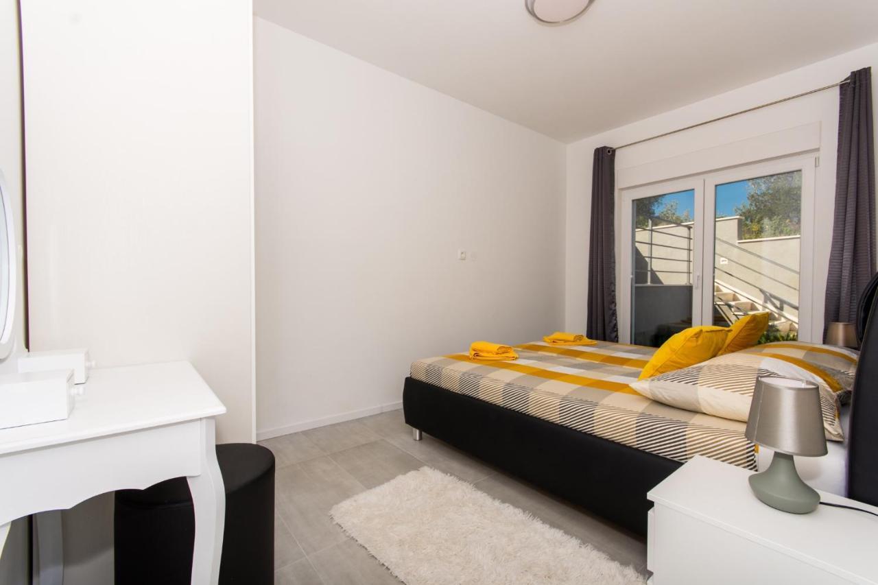 Apartment Julia Trogir Eksteriør billede