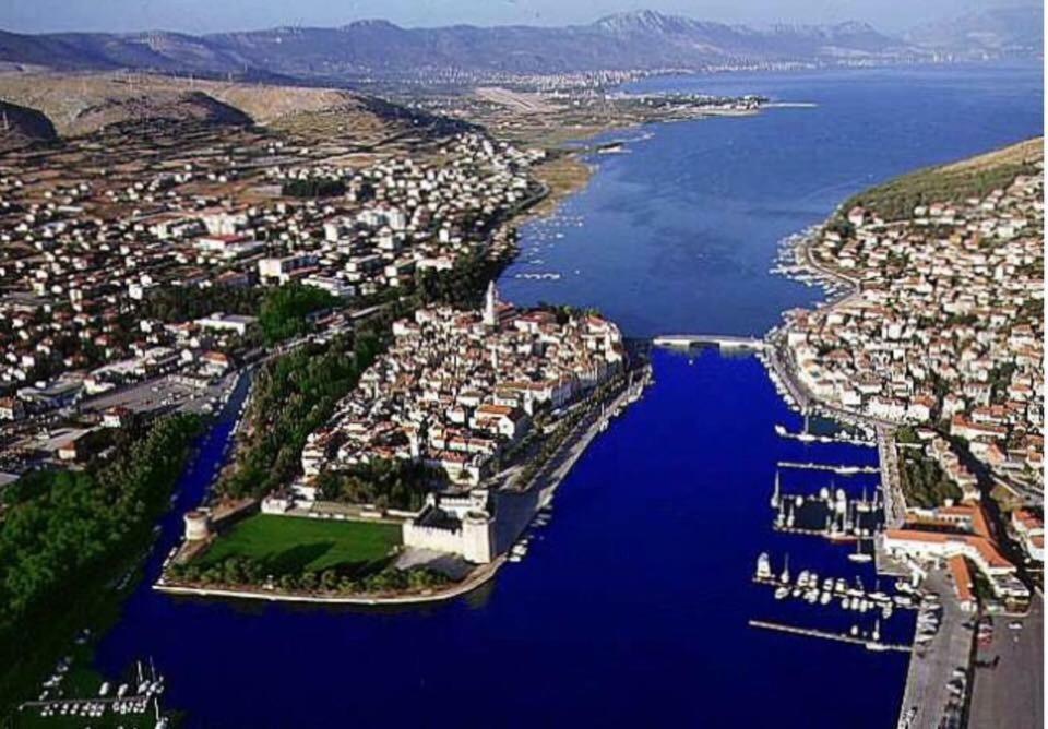 Apartment Julia Trogir Eksteriør billede
